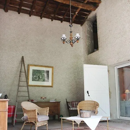 Three-bedroom Holiday In Riottier Vakantiehuis Jassans-Riottier
