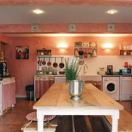 Three-bedroom Holiday In Riottier Vakantiehuis