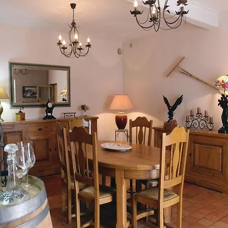 Vakantiehuis Three-bedroom Holiday In Riottier Jassans-Riottier